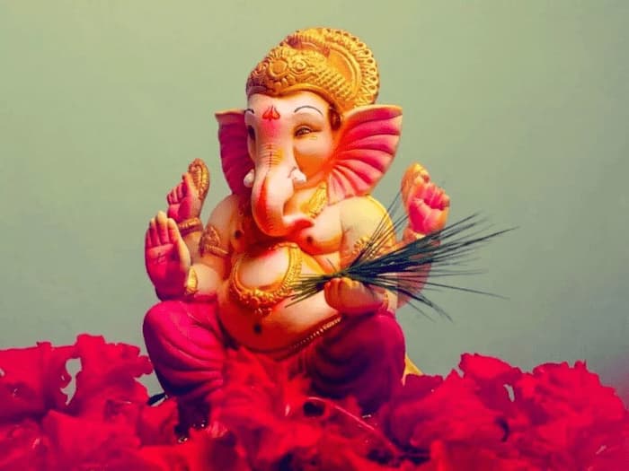 Theo truyền thuyết của Ấn Độ, thần Ganesha là vị thần tượng trưng cho sự may mắn và hạnh phúc
