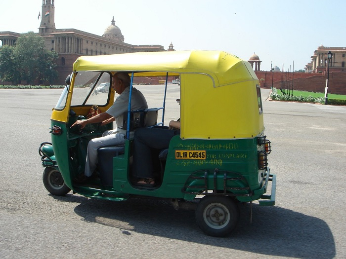 Xe auto rickshaw di chuyển du lịch Ấn Độ giá cực rẻ